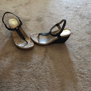Adorable Chaps wedges NWOT size 6